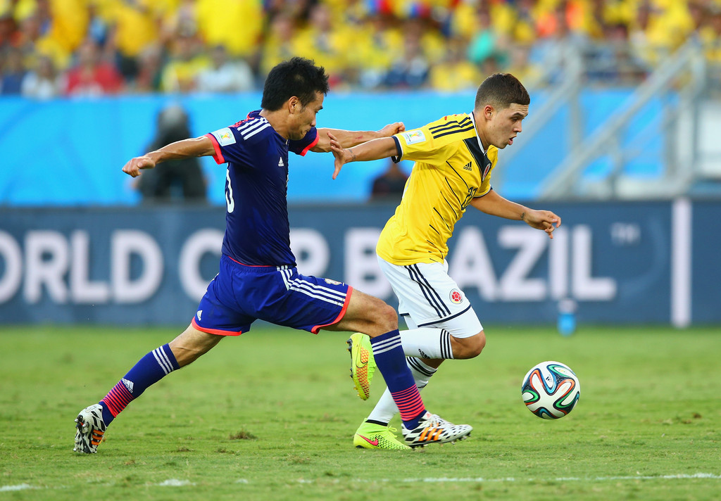 图片报：多特蒙德连伤两主力后卫，预计面临数周缺阵（图片报称，多特蒙德两名主力后卫先后受伤，预计将缺阵数周）