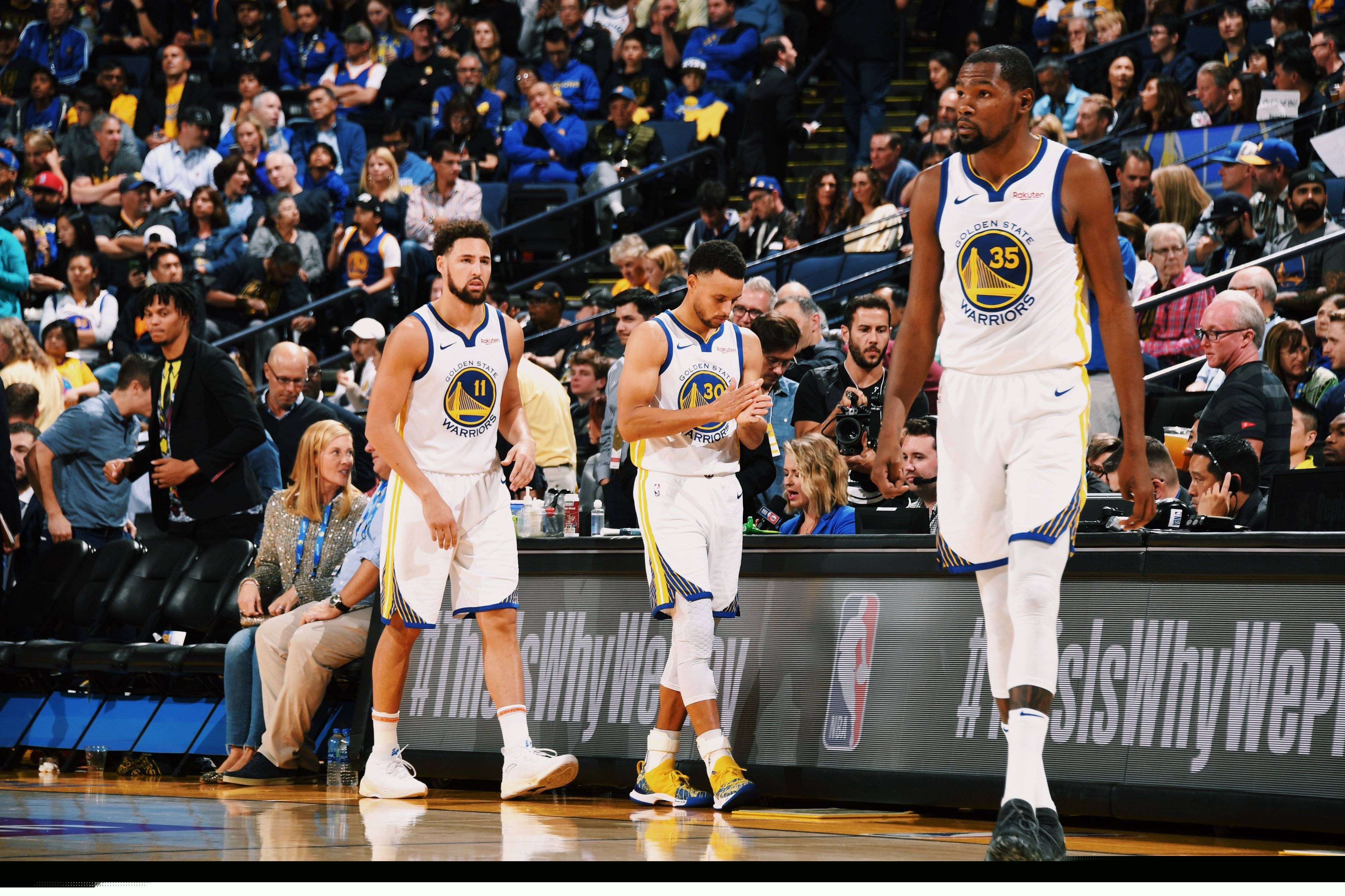 媒体人：河南球迷个人项目《制造越位》本周日将在郑州开展（媒体人披露：河南球迷自发项目《制造越位》将于本周日在郑州启幕）