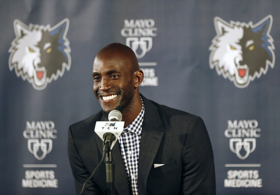 时隔两年半再次战胜国王！此前爵士常规赛面对国王遭遇9连败（爵士时隔两年半再胜国王，终结常规赛对其九连败）