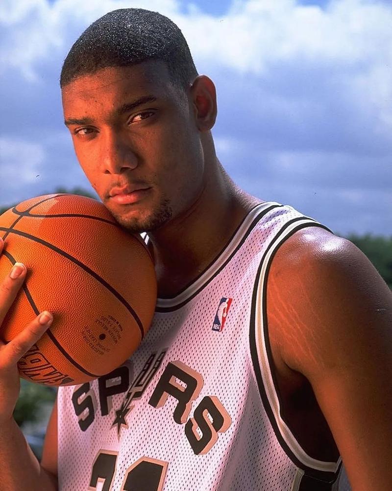 佩莱格里尼：塞维利亚落后时球迷往球场投掷杂物，这样不对（佩莱格里尼不满：塞维利亚落后时球迷向场内投掷杂物的行为不可取）