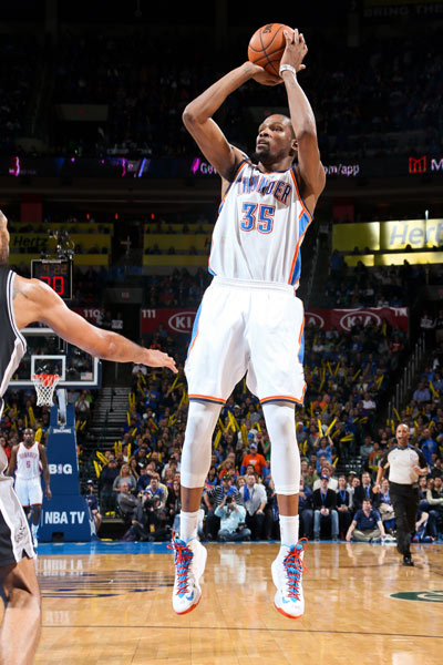 世预赛竞争激烈冷门频出（世预赛硝烟四起，爆冷迭出）