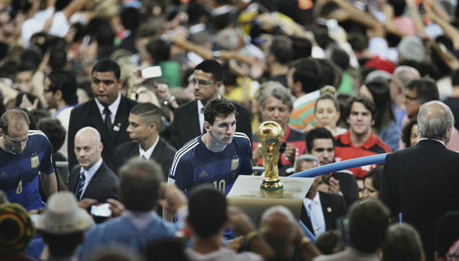 NBA将于明日迎来一年一度的圣诞大战。（一年一度的NBA圣诞大战将于明日打响）