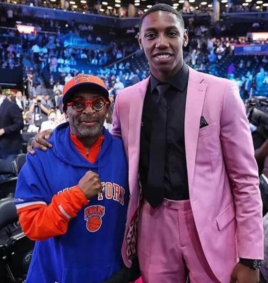 布冯：从未见过球迷从55分钟开始嘘国家队，这没有任何建设性（布冯：球迷从第55分钟起嘘国家队毫无建设性，我从未见过）