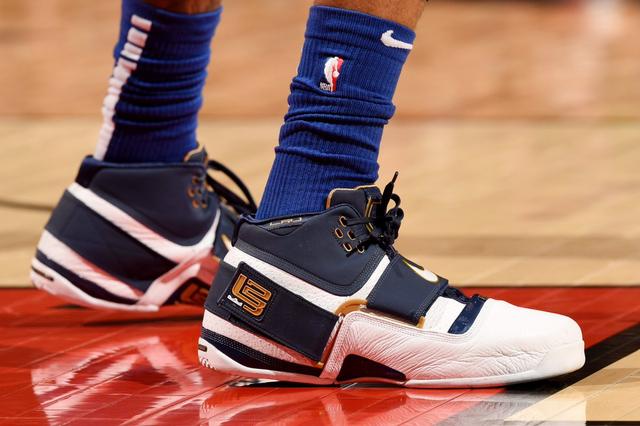 两分球8中8！萨格斯两节狂轰25分创生涯半场得分新高（两分球8投8中！萨格斯前两节猛砍25分刷新生涯半场得分纪录）