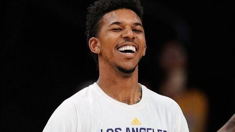 难挽败局！兰德尔22中12空砍32分7板6助3断1帽 罚球7中6（难改败局！兰德尔22投12中砍32分7板6助3断1帽 罚球7罚6中）