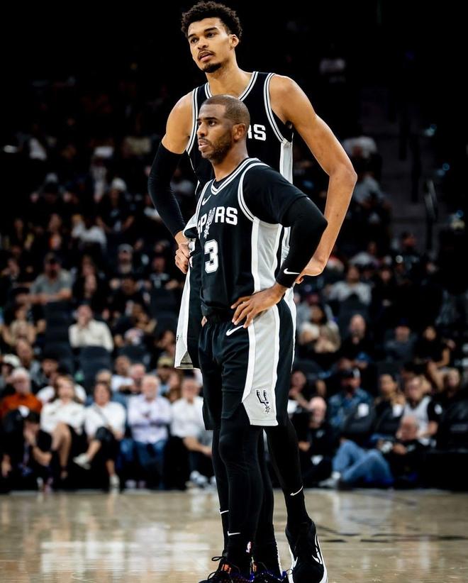 布伦森打铁奇兵末节17分难救主，布朗42+4+4，凯尔特人复仇尼克斯（布朗轰42+4+4率绿军复仇，布伦森末节17分难挽尼克斯败局）