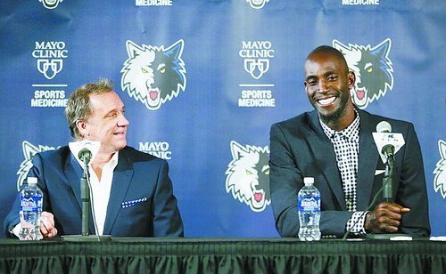 挪威黄金一代！哈兰德本届世预赛16球2助攻，厄德高1球7助攻（挪威双核爆发：哈兰德世预赛16球2助，厄德高1球7助）