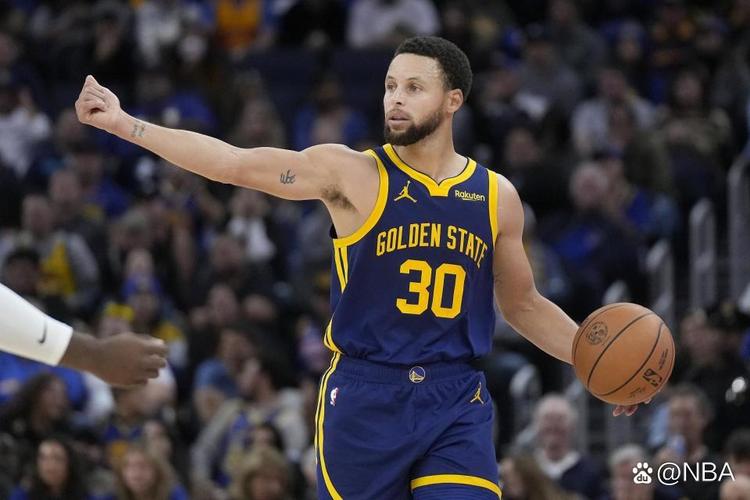 皇马官方：完成欧冠前最后一练，姆巴佩、卡马文加在室内训练（皇马通报：欧冠前最后一练收官，姆巴佩与卡马文加在室内训练）