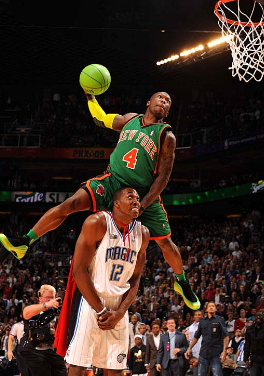 40岁前曼城队长费尔南迪尼奥自宣退役，球员生涯23年赢得30冠（40岁前曼城队长费尔南迪尼奥宣布挂靴，23年职业生涯斩获30冠）