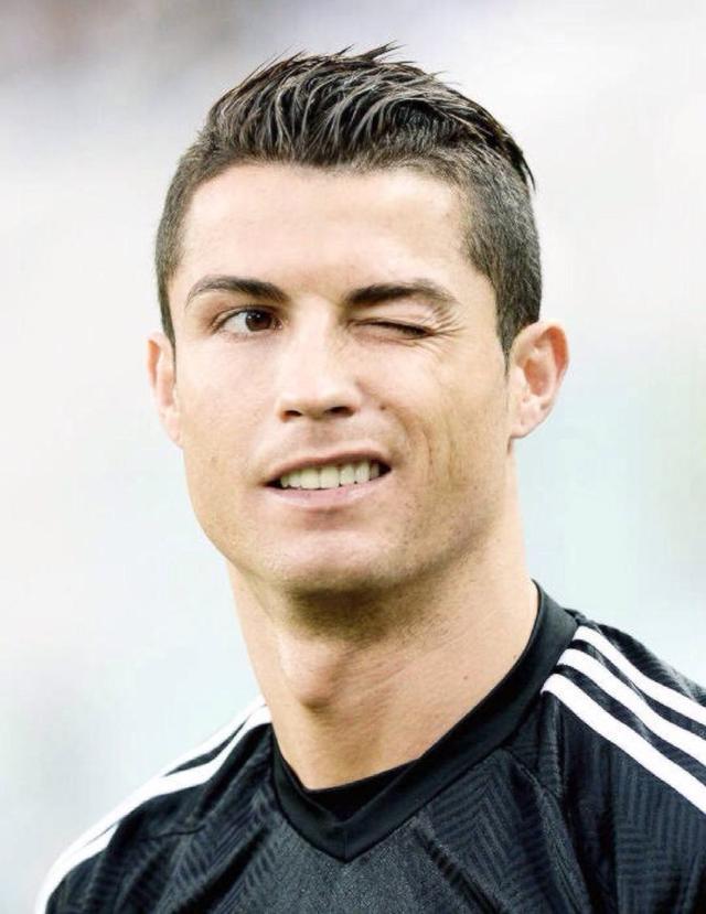 詹俊：切尔西有很多进球机会，可惜加纳乔“拖后腿”（詹俊点评：切尔西机会如潮，无奈加纳乔状态不佳）