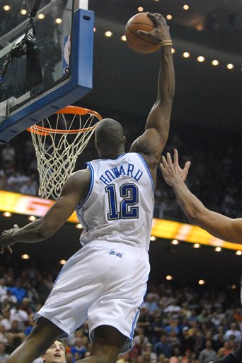 非洲杯半场：杜比贴地斩破门，津巴布韦暂1-0埃及（半场战报：杜比低射破门，津巴布韦暂以1-0领先埃及）