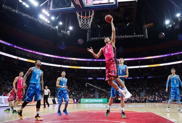 穆帅：我和孔蒂不是朋友，他是顶级教练但我不清楚他的为人（穆帅：与孔蒂算不上朋友，他是顶级主帅，但其为人我不甚了解）