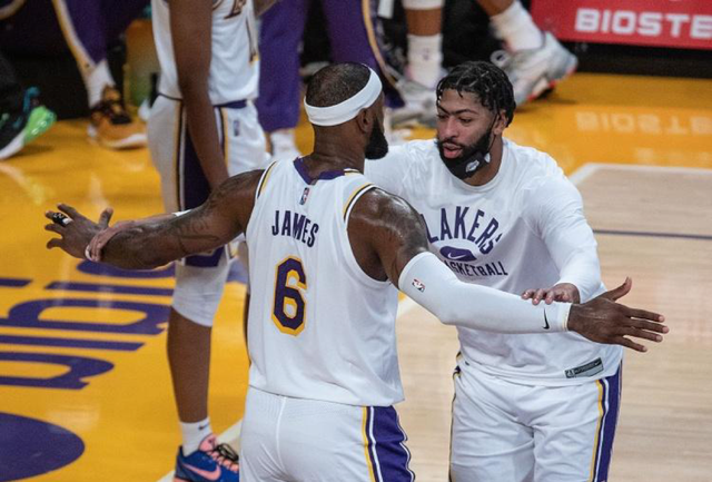 内部人士：皇马的几名资深球员对与埃尔切的平局十分愤怒（知情人士：皇马多位老将对战平埃尔切极度不满）