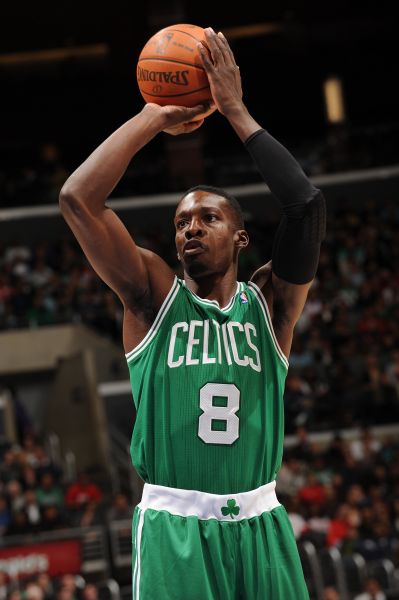 国乒击败法国队，王曼昱战胜帕瓦德，孙颖莎和王楚钦混双取胜（中国乒乓球队力克法国，王曼昱挑落帕瓦德，孙颖莎／王楚钦混双告捷）