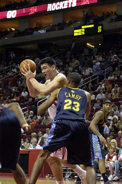 霍姆格伦&杰伦威半场合砍31分，雷霆领先26分（霍姆格伦携杰伦·威廉姆斯半场合砍31分，雷霆领先26分）