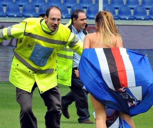 莱奥：我和囧叔经常交流，不仅聊足球，也聊生活中的方方面面（莱奥：我和囧叔交流频繁，谈的不止足球，也聊生活点滴）