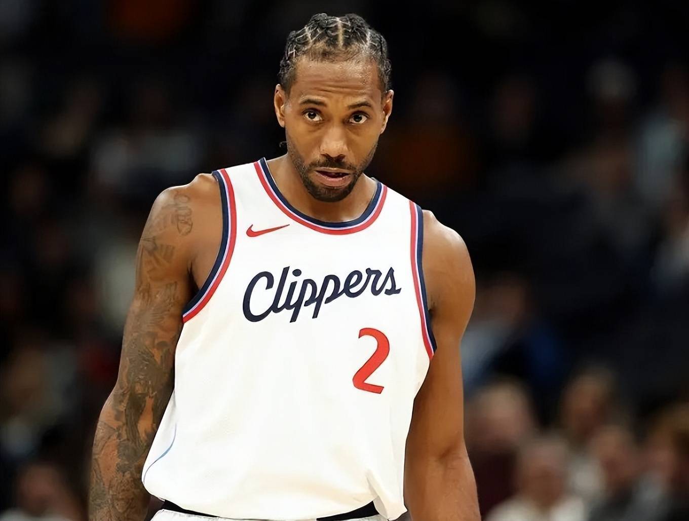 为什么年轻球员转会豪门球队总会不太顺利，背后需要注意什么问题？（年轻球员加盟豪门为何屡遭不顺？背后的风险与关键考量是什么？）