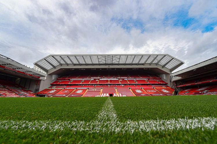 雷迪克暴怒批全队烂透！拉拉维亚曝内部已出裂痕 湖记：该全面重建（雷迪克怒批球队糟糕至极，拉拉维亚曝更衣室已现裂痕，湖人记者：应彻底重建）