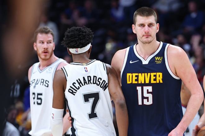 半场战报：莱切2-0都灵，班达建功，拉萨纳-库利巴利破门（半场速递：莱切2-0领先都灵，班达与拉萨纳-库利巴利各入一球）