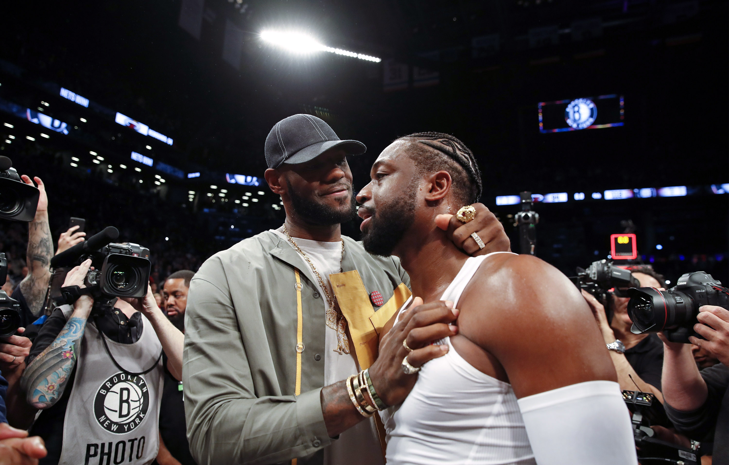 切尔西大胜，恩佐是世界第最佳中场之一这没问题吧。（切尔西大胜，称恩佐为世界顶级中场之一不过分吧）