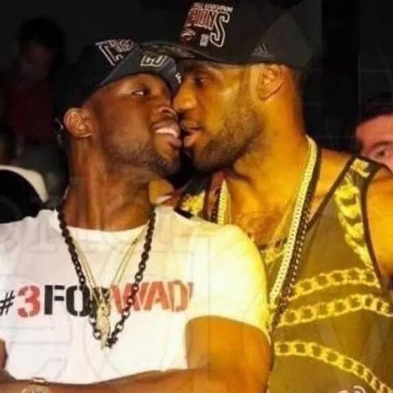 紧张与深夜会议……哈维·阿隆索的未来悬而未决（紧张升级与连夜磋商，哈维·阿隆索前途未卜）