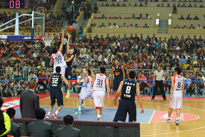 四川vs北京前瞻：曾凡博或迎赛季首秀，北京冲击五连胜（四川战北京前瞻：曾凡博有望迎来赛季首次登场，北京力争五连胜）